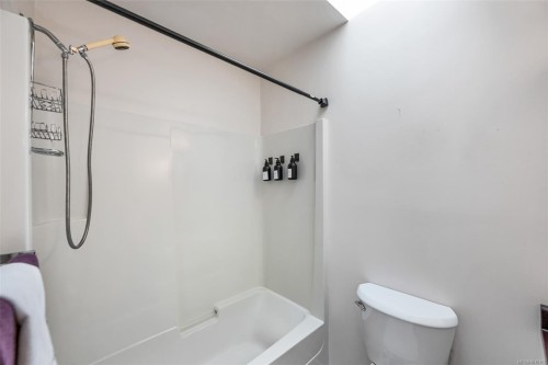 1047 Marchmont Rd, Duncan, BC 