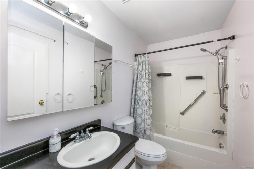 1047 Marchmont Rd, Duncan, BC 