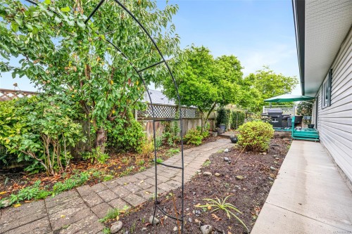 1047 Marchmont Rd, Duncan, BC 