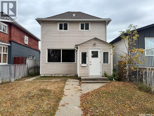 318 H AVENUE S  Saskatoon, SK S7M 1W3