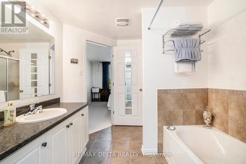 6 - 2086 Valin Street, Ottawa, ON - Indoor Photo Showing Bathroom