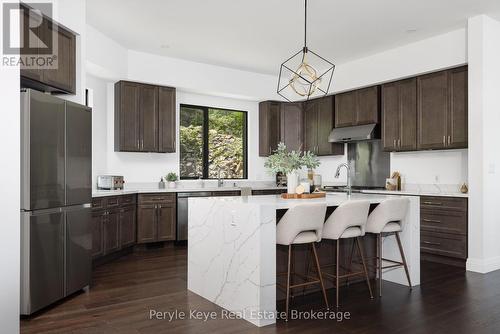 86 Claren Crescent, Huntsville (Stisted), ON - Indoor Photo Showing Kitchen With Upgraded Kitchen