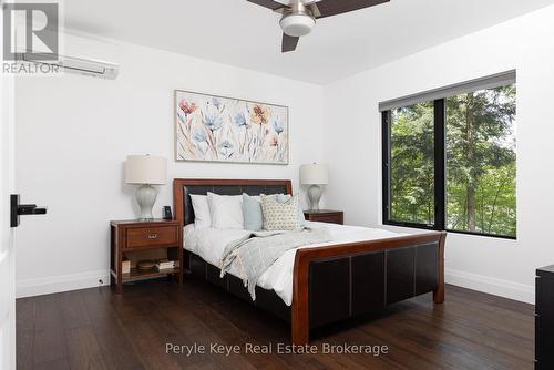 2 Bed, 1 Bath Suite w/ Kitchen & Laundry - 86 Claren Crescent, Huntsville (Stisted), ON - Indoor Photo Showing Bedroom