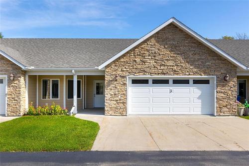 3 101 Park Street, Grunthal, MB - Outdoor With Facade