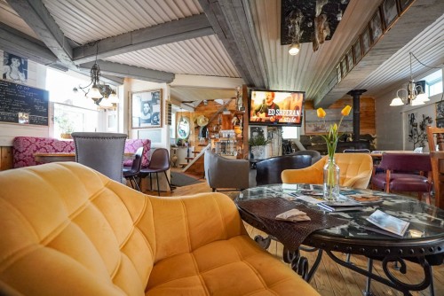 Commerce - 134  - A Boul. Perron O., New Richmond, QC - Indoor