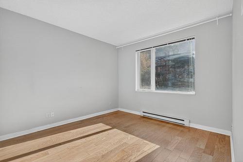 Chambre à coucher - 202-551 Rue De La Montagne, Montréal (Ville-Marie), QC - Indoor Photo Showing Other Room