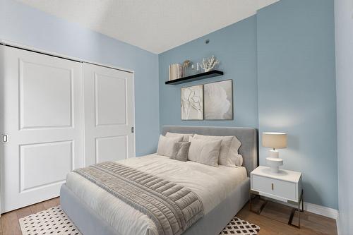 Chambre à coucher - 202-551 Rue De La Montagne, Montréal (Ville-Marie), QC - Indoor Photo Showing Bedroom