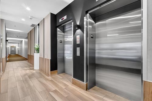 Ascenseur - 202-551 Rue De La Montagne, Montréal (Ville-Marie), QC - Indoor Photo Showing Other Room