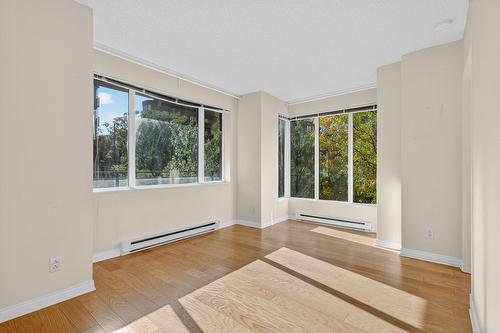 Salon - 202-551 Rue De La Montagne, Montréal (Ville-Marie), QC - Indoor Photo Showing Other Room