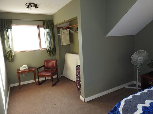 1852 Trinity Valley Road, Lumby, BC - Indoor Photo Showing Bedroom
