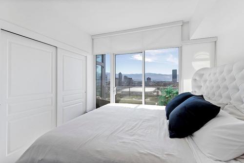 1106-1151 Sunset Drive, Kelowna, BC - Indoor Photo Showing Bedroom