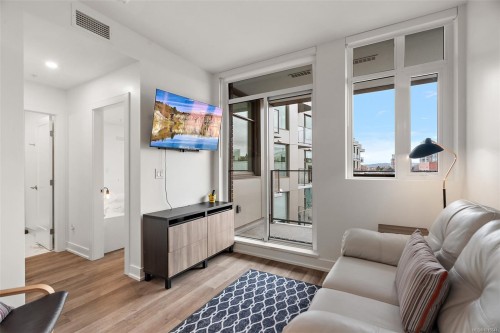 807-1628 Store St, Victoria, BC - Indoor