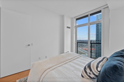2645-35 Viking Lane, Toronto, ON - Indoor Photo Showing Bedroom