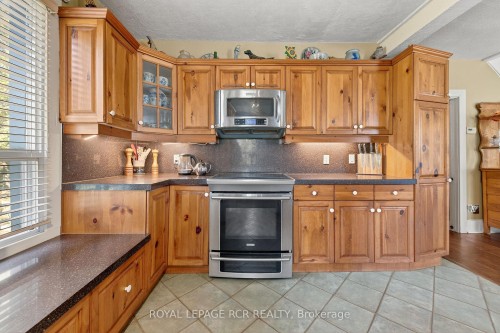 1069 Haldimand 66 Road, Haldimand, ON - Indoor Photo Showing Kitchen