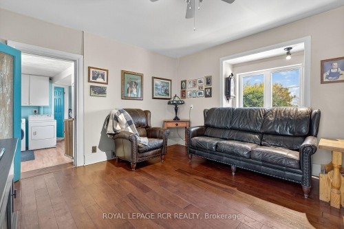 1069 Haldimand 66 Road, Haldimand, ON - Indoor Photo Showing Living Room