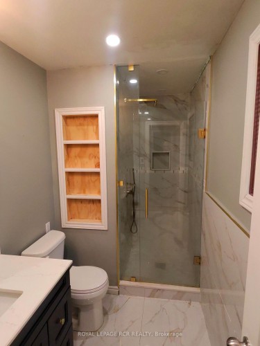 5 Church Street, Amaranth, ON - Indoor Photo Showing Bathroom