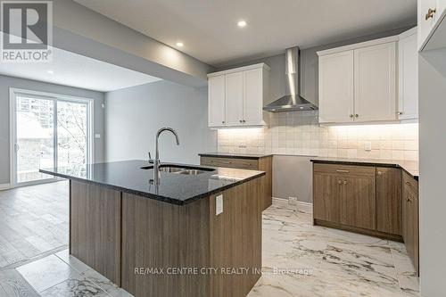 1596 Noah Bend, London North (North I), ON - Indoor Photo Showing Kitchen