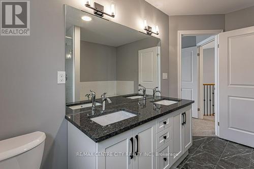 1596 Noah Bend, London North (North I), ON - Indoor Photo Showing Bathroom