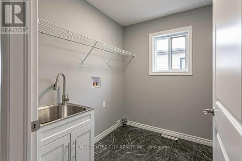 1596 Noah Bend, London North (North I), ON - Indoor With Storage