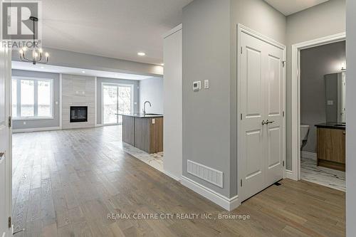 1596 Noah Bend, London North (North I), ON - Indoor With Fireplace