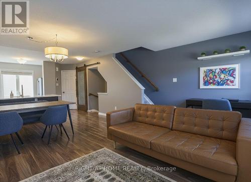 773 Cobble Hill Drive, Ottawa, ON - Indoor Photo Showing Living Room