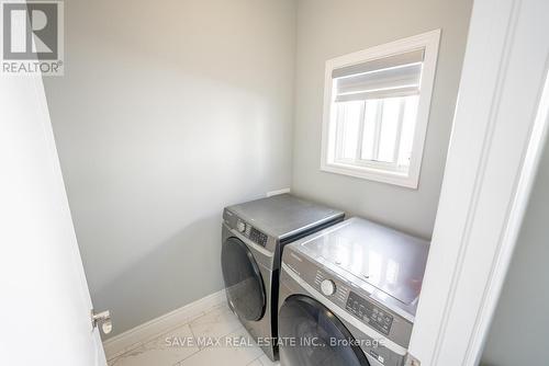 3624 Earlston Cross, London South, ON - Indoor Photo Showing Laundry Room