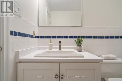 43 Glenayr Street, Hamilton, ON - Indoor Photo Showing Bathroom
