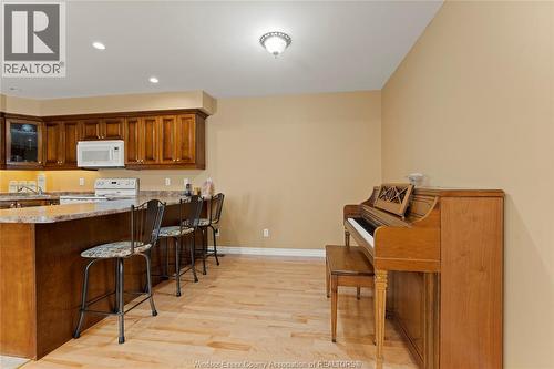 11255 Timber Bay Crescent, Windsor, ON - Indoor Photo Showing Kitchen