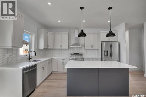 114 Haverstock Crescent, Saskatoon, SK - Indoor Photo Showing Kitchen With Double Sink With Upgraded Kitchen