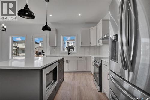 114 Haverstock Crescent, Saskatoon, SK - Indoor Photo Showing Kitchen With Stainless Steel Kitchen With Upgraded Kitchen