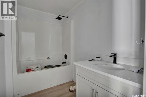 114 Haverstock Crescent, Saskatoon, SK - Indoor Photo Showing Bathroom