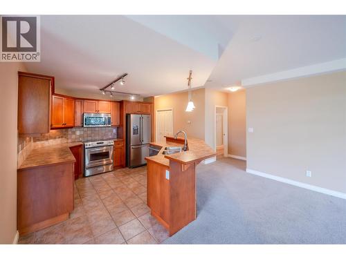100 Lakeshore Drive W Unit# 115, Penticton, BC - Indoor Photo Showing Kitchen