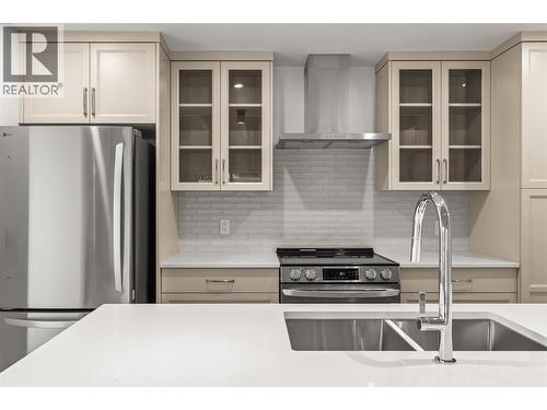 Kitchen - 2957 Conlin Court Unit# 2, Kelowna, BC - Indoor Photo Showing Kitchen With Double Sink