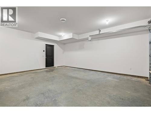 Garage - 2957 Conlin Court Unit# 2, Kelowna, BC - Indoor Photo Showing Garage
