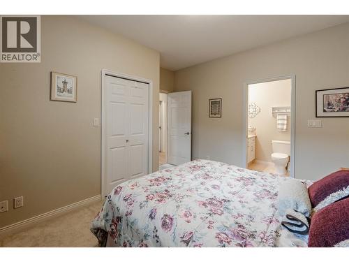6676 Oxbow Crescent, Oliver, BC - Indoor Photo Showing Bedroom