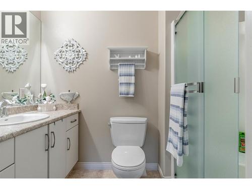 6676 Oxbow Crescent, Oliver, BC - Indoor Photo Showing Bathroom