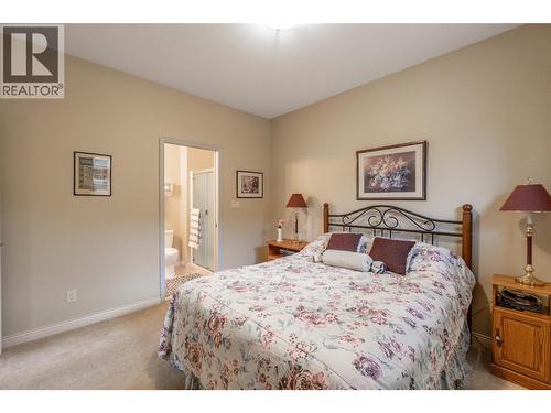 6676 Oxbow Crescent, Oliver, BC - Indoor Photo Showing Bedroom