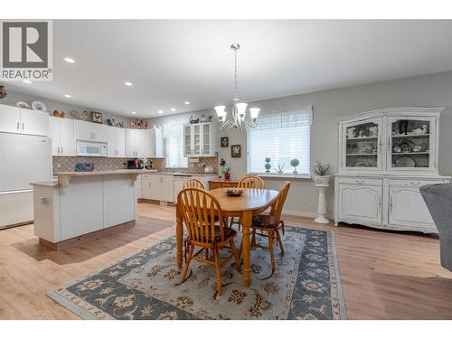 6676 Oxbow Crescent, Oliver, BC - Indoor Photo Showing Dining Room