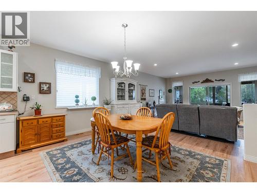 6676 Oxbow Crescent, Oliver, BC - Indoor Photo Showing Dining Room
