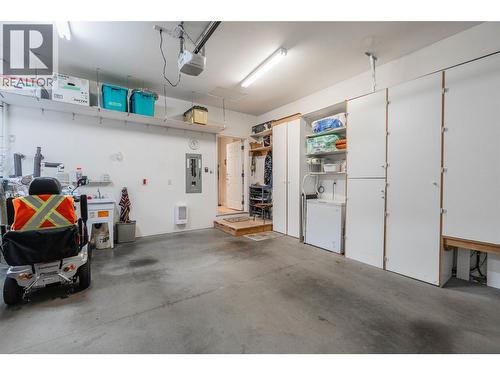 6676 Oxbow Crescent, Oliver, BC - Indoor Photo Showing Garage