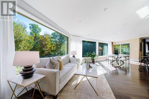 3278 Credit Heights Drive, Mississauga, ON - Indoor Photo Showing Living Room