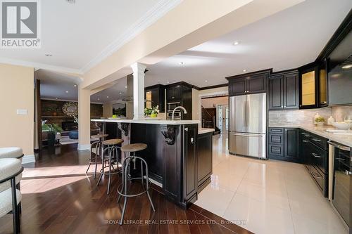 3278 Credit Heights Drive, Mississauga, ON - Indoor Photo Showing Kitchen With Stainless Steel Kitchen With Upgraded Kitchen