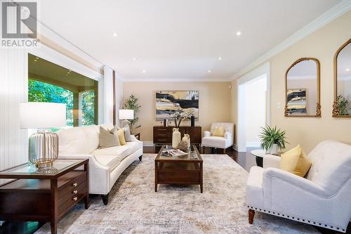 3278 Credit Heights Drive, Mississauga, ON - Indoor Photo Showing Living Room