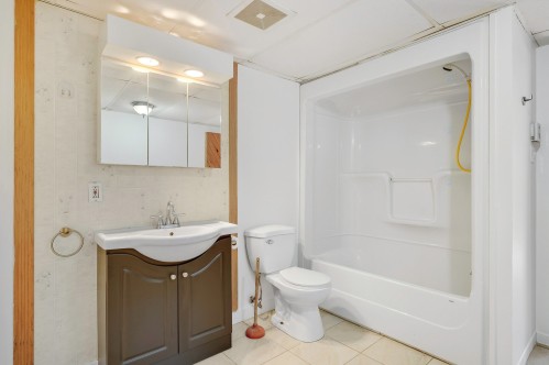 Salle de bains - 677  - 679 Route 117, Mont-Blanc, QC 