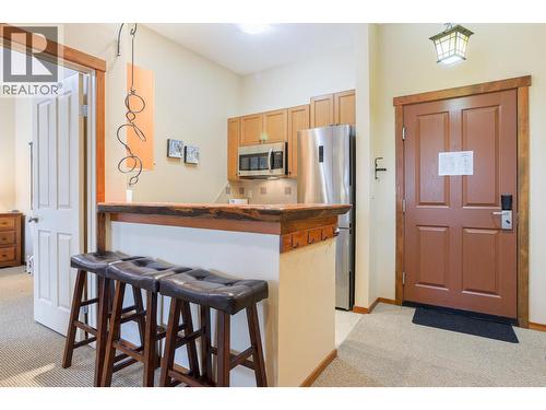 5258 Highline Drive Unit# 122, Fernie, BC - Indoor Photo Showing Kitchen