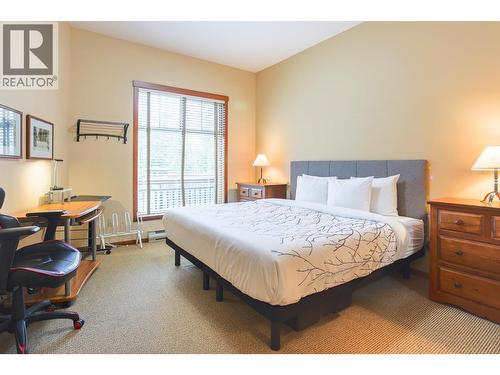 5258 Highline Drive Unit# 122, Fernie, BC - Indoor Photo Showing Bedroom
