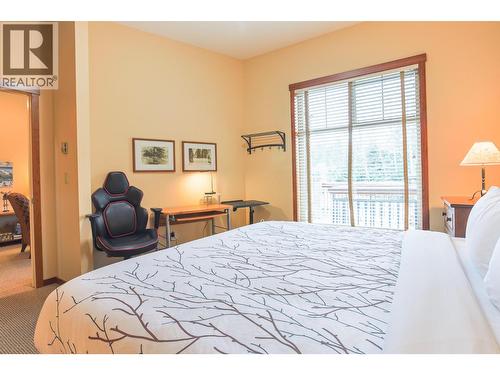 5258 Highline Drive Unit# 122, Fernie, BC - Indoor Photo Showing Bedroom