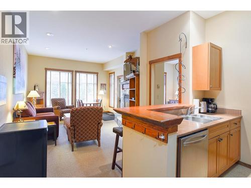 5258 Highline Drive Unit# 122, Fernie, BC - Indoor Photo Showing Kitchen With Double Sink