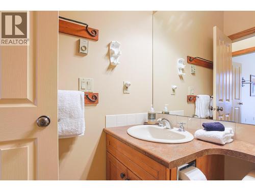 5258 Highline Drive Unit# 122, Fernie, BC - Indoor Photo Showing Bathroom