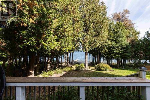 3882 Hamilton Dr, Hilton, ON - Outdoor